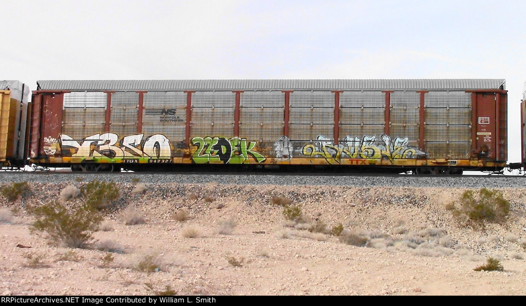 WB Unit Vehicular Flat Car Frt at Erie NV -25